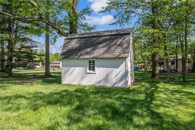 32696 Surrey Lane, Avon Lake, OH 44012