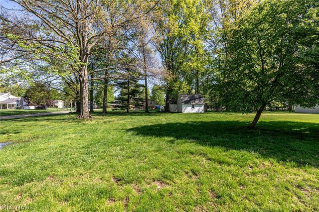 32696 Surrey Lane, Avon Lake, OH 44012