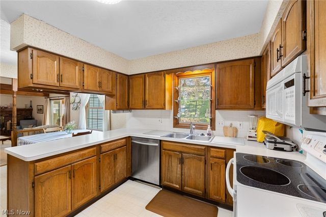 32696 Surrey Lane, Avon Lake, OH 44012