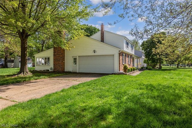 32696 Surrey Lane, Avon Lake, OH 44012