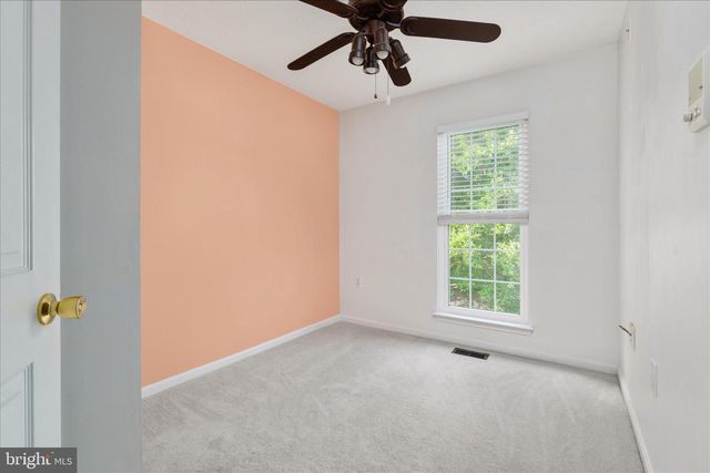 439 NIKKI TER SE, Leesburg, VA 20175