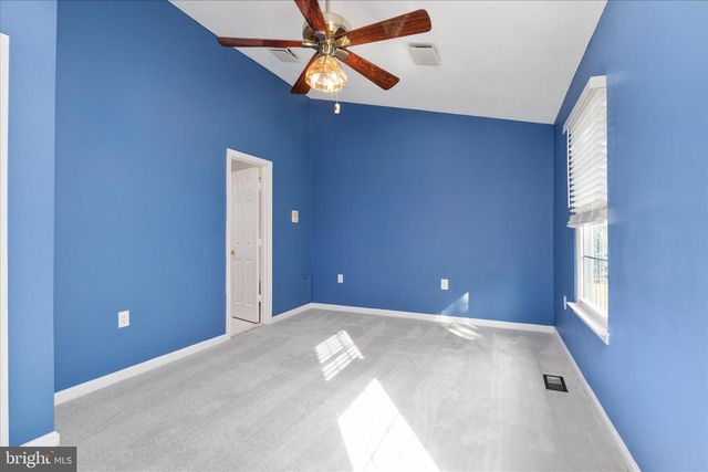 439 NIKKI TER SE, Leesburg, VA 20175