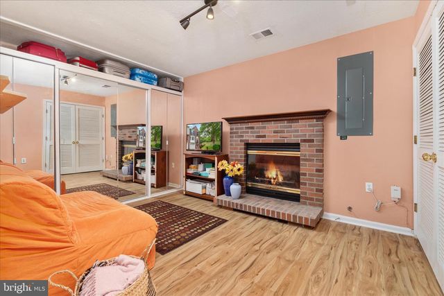 439 NIKKI TER SE, Leesburg, VA 20175