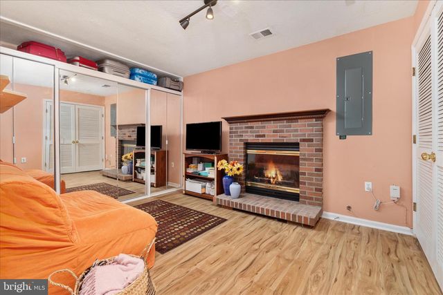 439 NIKKI TER SE, Leesburg, VA 20175