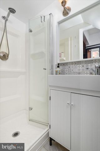 439 NIKKI TER SE, Leesburg, VA 20175