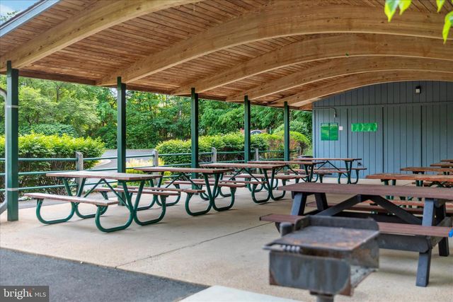 439 NIKKI TER SE, Leesburg, VA 20175