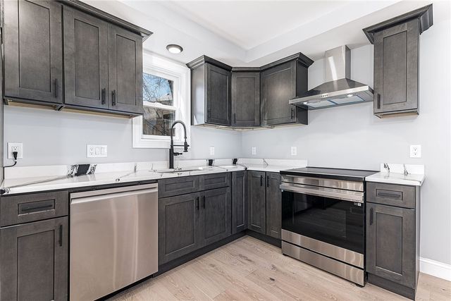 62 John Wickes Avenue, Warwick, RI 02818