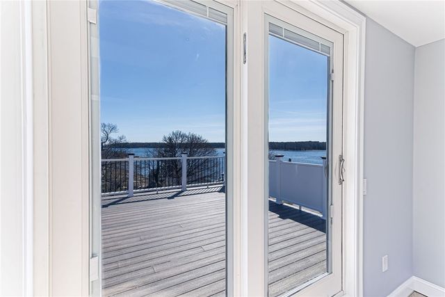 62 John Wickes Avenue, Warwick, RI 02818