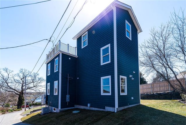 62 John Wickes Avenue, Warwick, RI 02818
