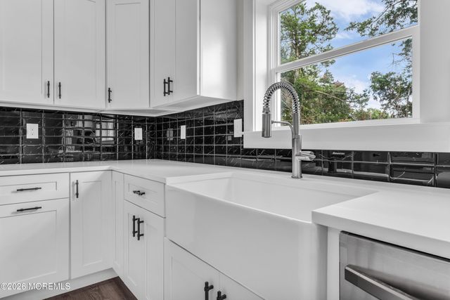 18 Plantation Drive, Little Egg Harbor, NJ 08087