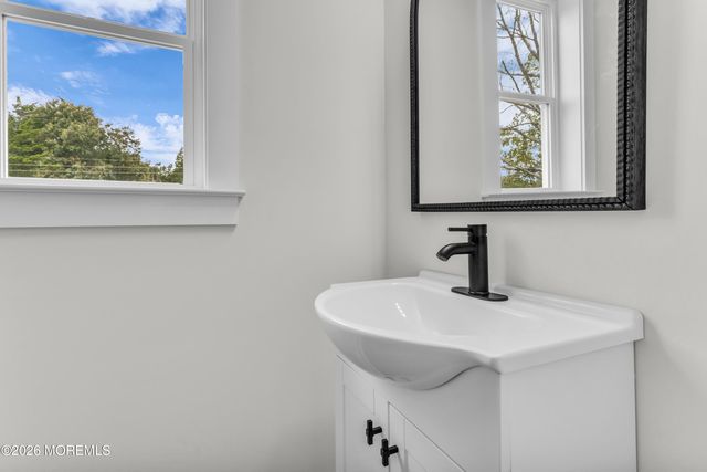 18 Plantation Drive, Little Egg Harbor, NJ 08087