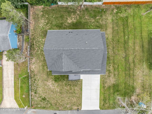 18 Plantation Drive, Little Egg Harbor, NJ 08087