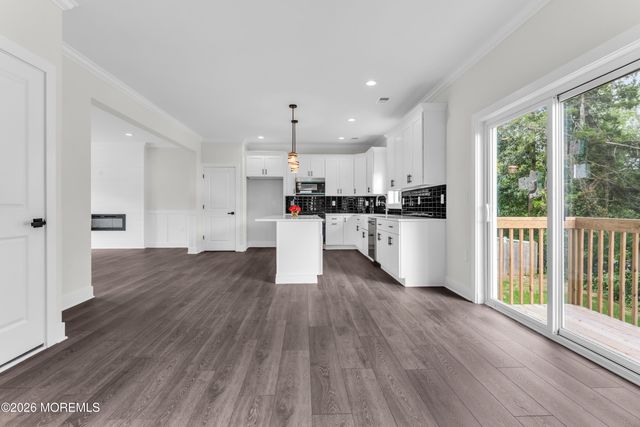 18 Plantation Drive, Little Egg Harbor, NJ 08087