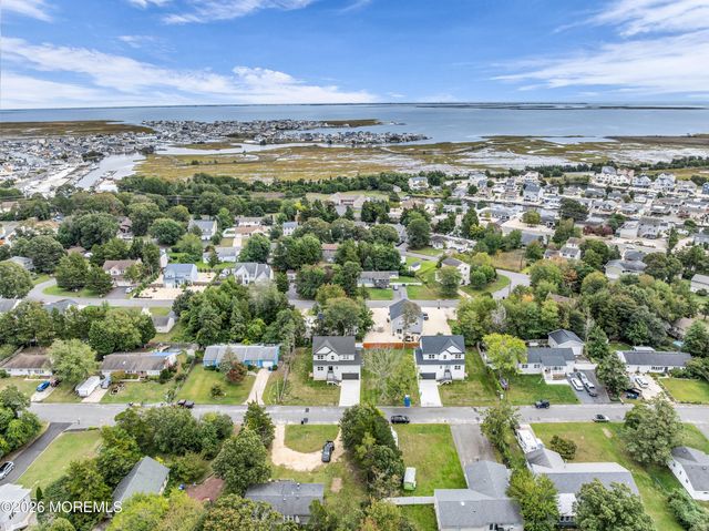 18 Plantation Drive, Little Egg Harbor, NJ 08087