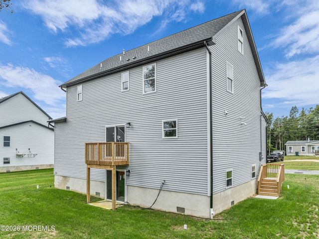 18 Plantation Drive, Little Egg Harbor, NJ 08087