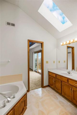 1008 NW 62nd Terrace, Kansas City, MO 64118