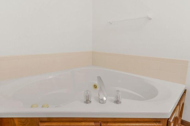 1008 NW 62nd Terrace, Kansas City, MO 64118