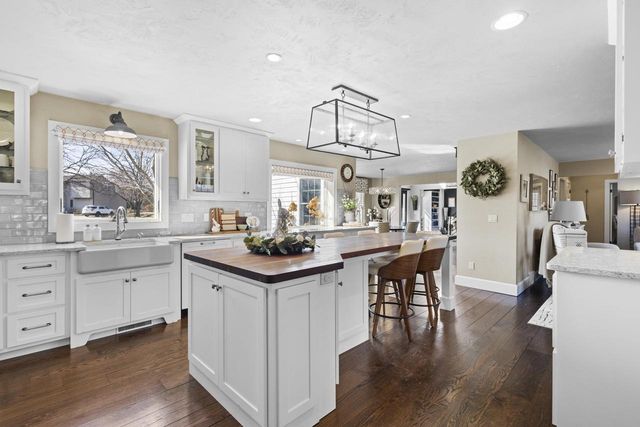 3075 RIDGEWAY DRIVE, Neenah, WI 54956