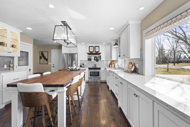 3075 RIDGEWAY DRIVE, Neenah, WI 54956