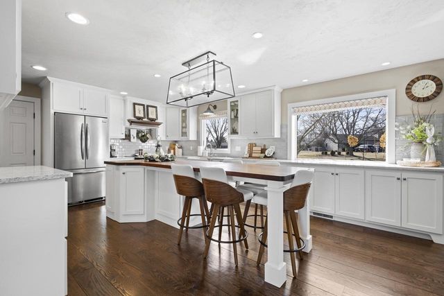 3075 RIDGEWAY DRIVE, Neenah, WI 54956