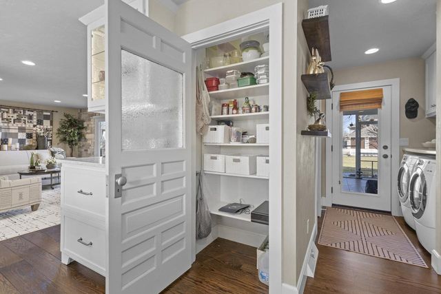 3075 RIDGEWAY DRIVE, Neenah, WI 54956