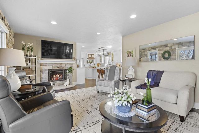 3075 RIDGEWAY DRIVE, Neenah, WI 54956