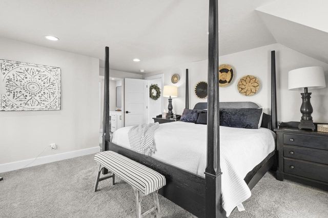 3075 RIDGEWAY DRIVE, Neenah, WI 54956