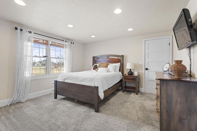 3075 RIDGEWAY DRIVE, Neenah, WI 54956