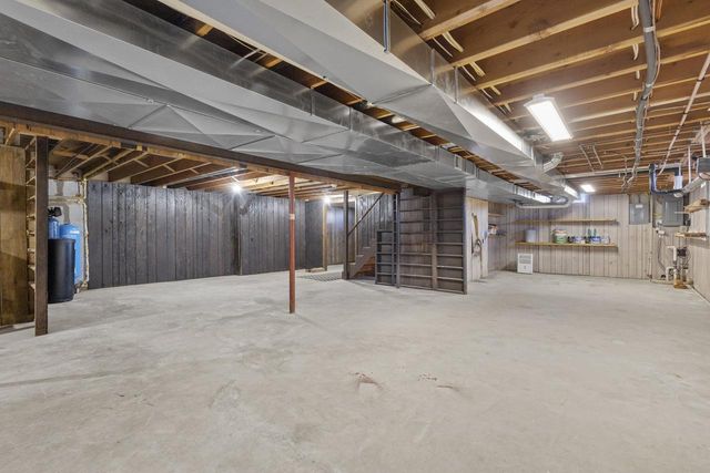 3075 RIDGEWAY DRIVE, Neenah, WI 54956