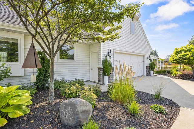 3075 RIDGEWAY DRIVE, Neenah, WI 54956