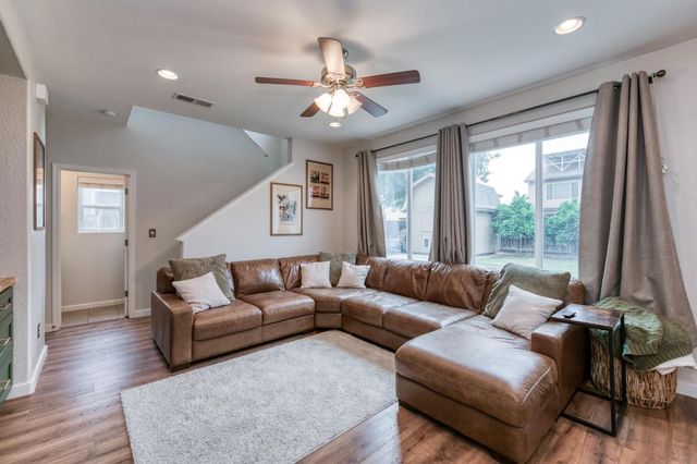 7371 E Fedora Avenue, Fresno, CA 93737