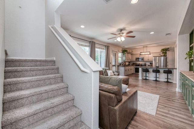 7371 E Fedora Avenue, Fresno, CA 93737