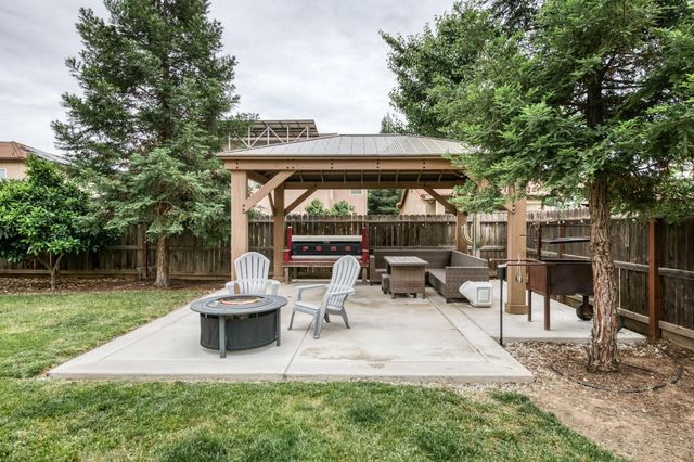 7371 E Fedora Avenue, Fresno, CA 93737