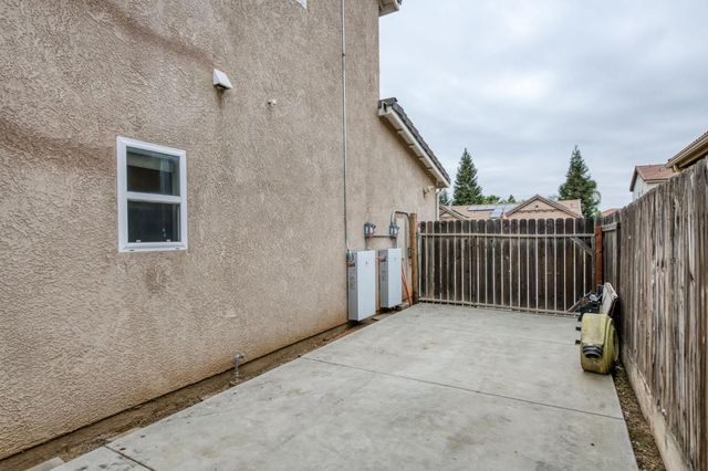 7371 E Fedora Avenue, Fresno, CA 93737