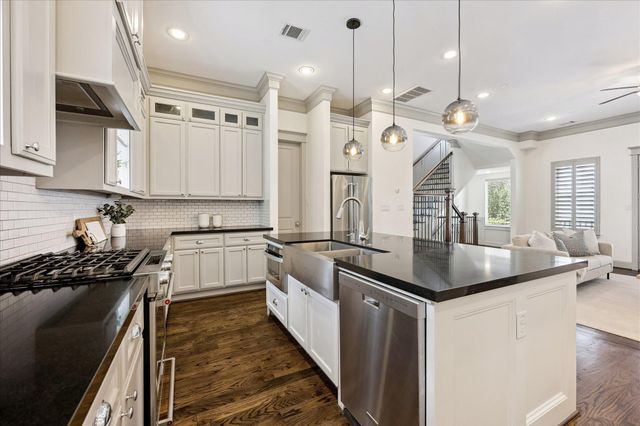548 Allston Street, Houston, TX 77007