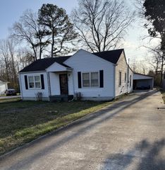 136 Ham St, Tullahoma, TN 37388