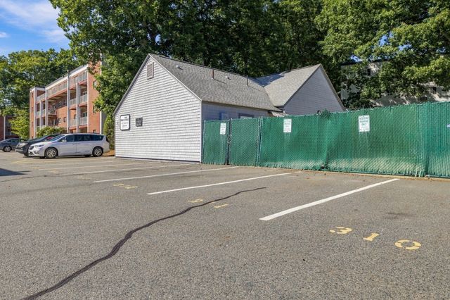55 Greentree Lane 49, Weymouth, MA 02190