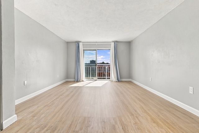 55 Greentree Lane 49, Weymouth, MA 02190