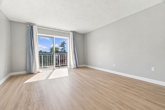 55 Greentree Lane 49, Weymouth, MA 02190