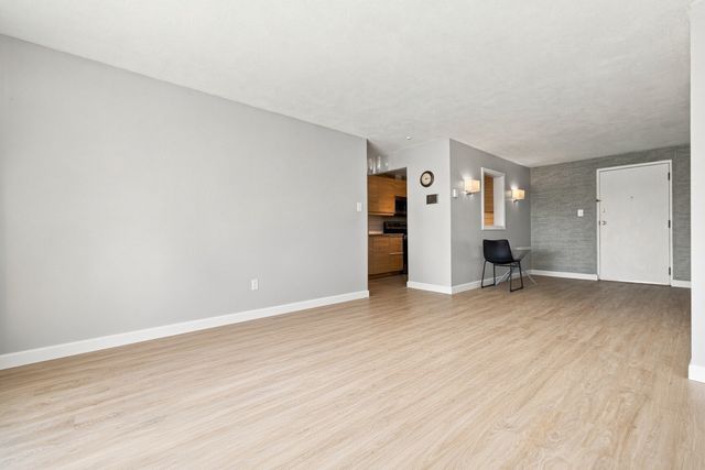 55 Greentree Lane 49, Weymouth, MA 02190