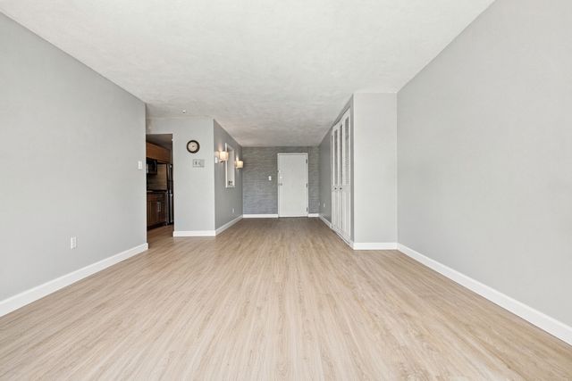 55 Greentree Lane 49, Weymouth, MA 02190