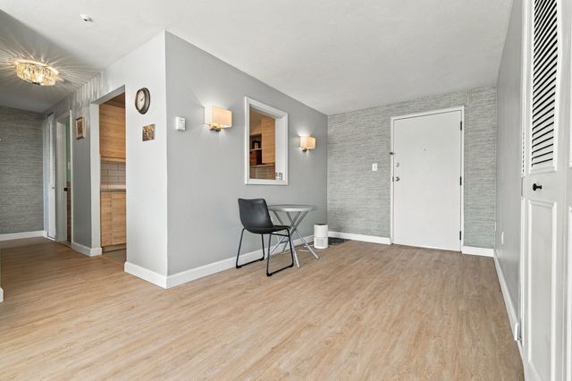 55 Greentree Lane 49, Weymouth, MA 02190