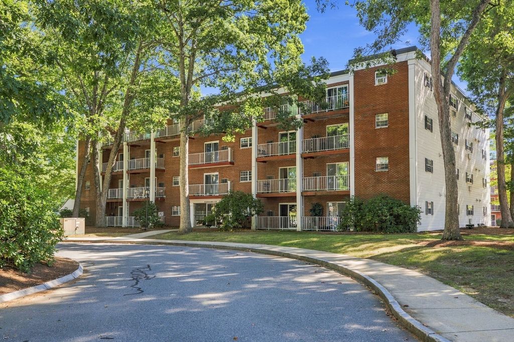 55 Greentree Lane 49, Weymouth, MA 02190