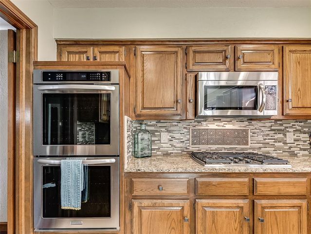 901 S Dover Drive, Edmond, OK 73034