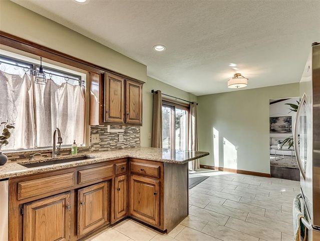901 S Dover Drive, Edmond, OK 73034