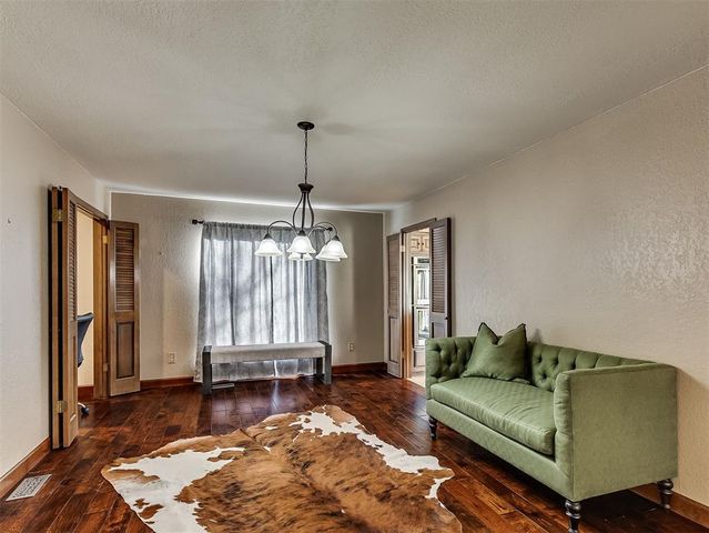 901 S Dover Drive, Edmond, OK 73034