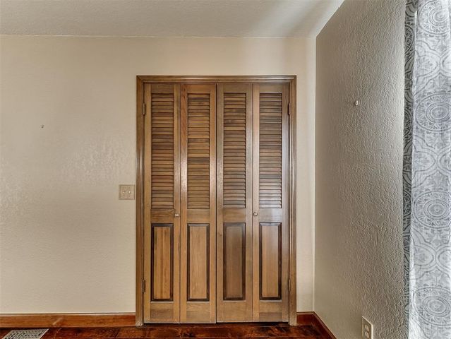 901 S Dover Drive, Edmond, OK 73034