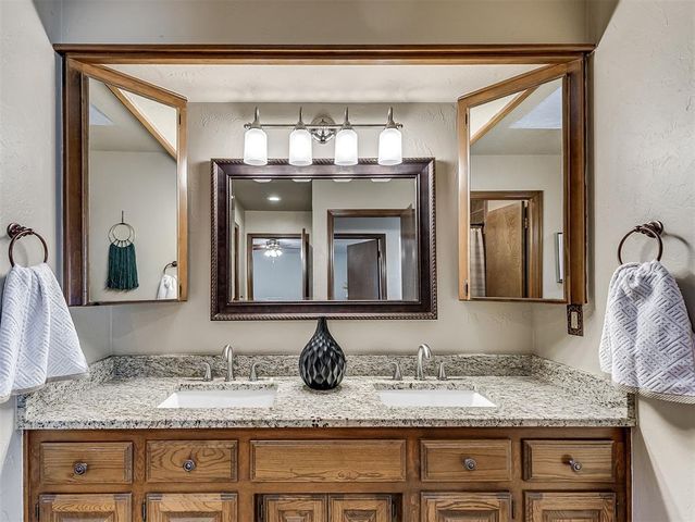 901 S Dover Drive, Edmond, OK 73034