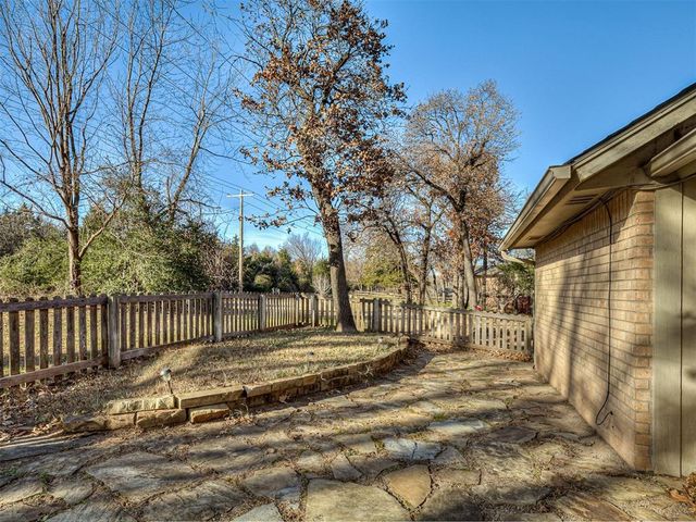 901 S Dover Drive, Edmond, OK 73034