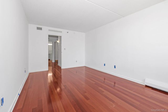 4 Martine Avenue 1120, White Plains, NY 10606